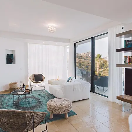 Triscele 10, Emma Giardini-Naxos