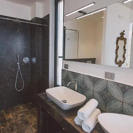 Villa Triscele 10, Emma Giardini-Naxos